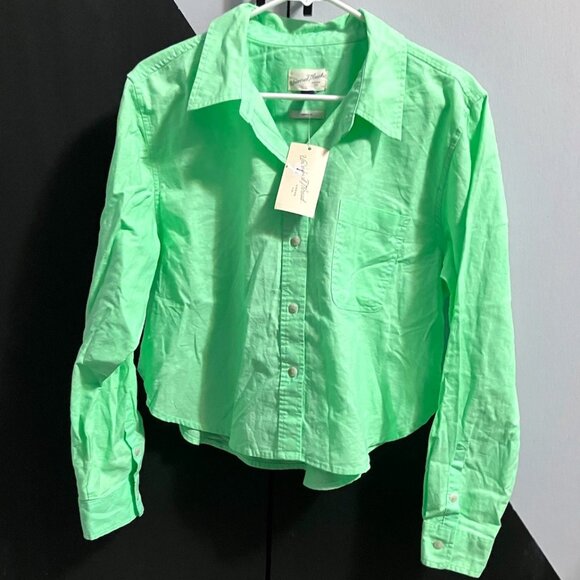 NWT Universal Thread Light Green Cropped Button Down Top Women's Size L - Picture 1 of 7